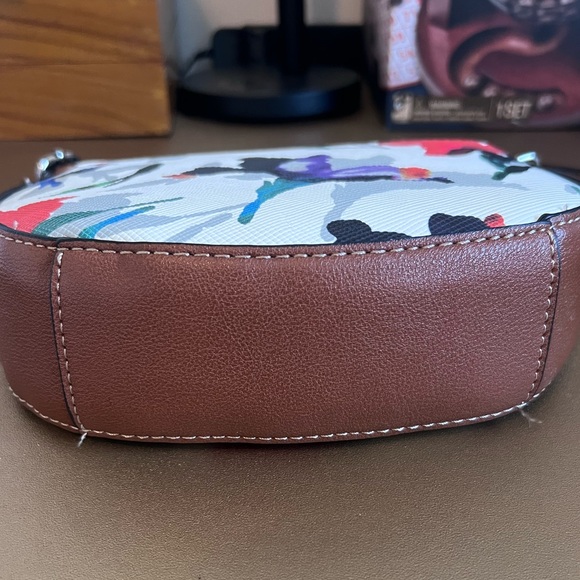 Chaps Watercolor Floral Crossbody Bag Purse Faux Leather Flap Snap - Picture 5 of 6